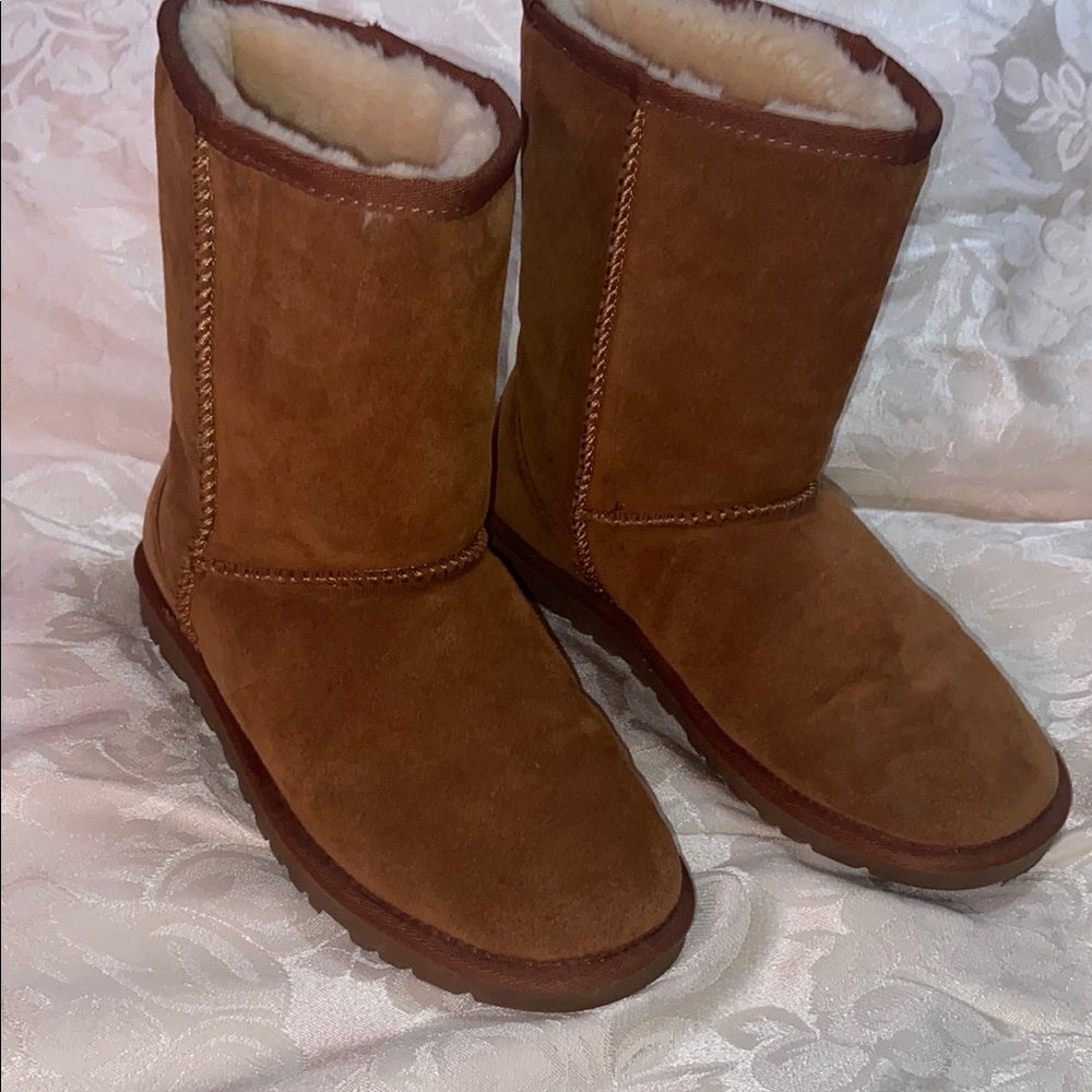 Women's Brown Shearling Boots
